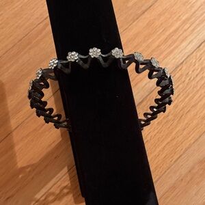 Elegant Black and Silver Floral Bracelet
